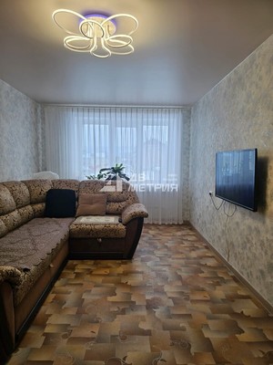 Продам трехкомнатную (3-комн.) квартиру, Луговая ул, 32, Сокол с