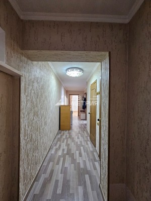 Продам трехкомнатную (3-комн.) квартиру, Луговая ул, 32, Сокол с