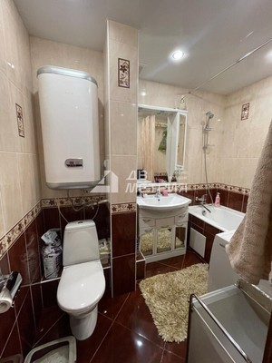 Продам двухкомнатную (2-комн.) квартиру, Мира пр-кт, 375, Южно-Сахалинск г