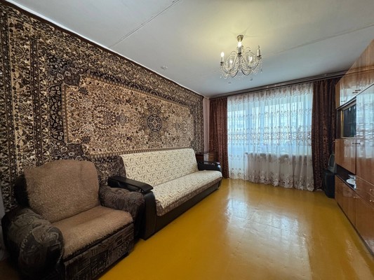Продам трехкомнатную (3-комн.) квартиру, Первостроителей пр-кт, 19, Комсомольск-на-Амуре г