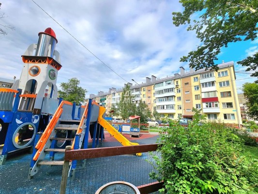 Продам трехкомнатную (3-комн.) квартиру, Им Антона Павловича Чехова сквер, 72, Южно-Сахалинск г