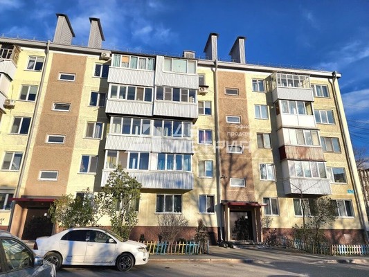 Продам трехкомнатную (3-комн.) квартиру, Им Антона Павловича Чехова сквер, 72, Южно-Сахалинск г