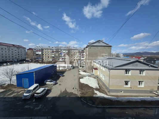Продам трехкомнатную (3-комн.) квартиру, Им Тельмана ул, 1бкБ, Южно-Сахалинск г