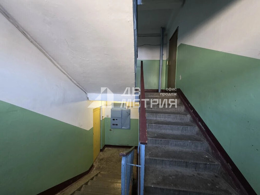 Продам трехкомнатную (3-комн.) квартиру, Им Тельмана ул, 1бкБ, Южно-Сахалинск г