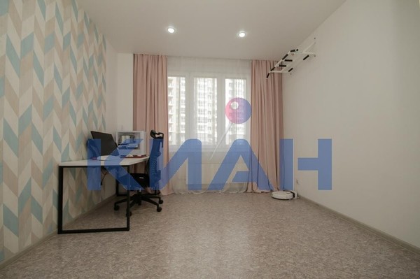Продам трехкомнатную (3-комн.) квартиру, Лесников ул, 31, Красноярск г