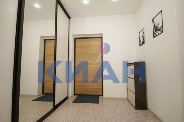 Продам трехкомнатную (3-комн.) квартиру, Лесников ул, 31, Красноярск г