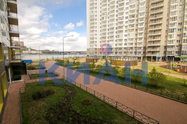 Продам трехкомнатную (3-комн.) квартиру, Лесников ул, 31, Красноярск г