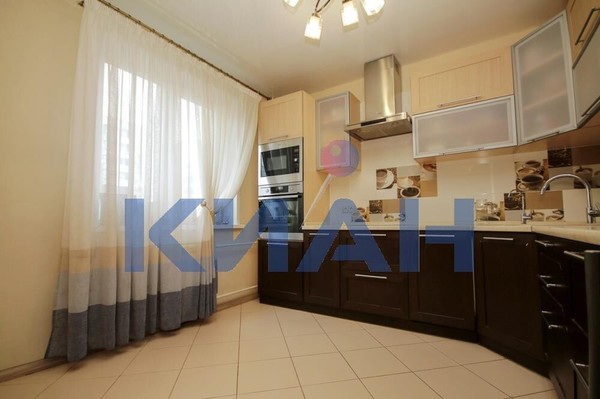 Продам многокомнатную квартиру, Комсомольский пр-кт, 3А, Красноярск г