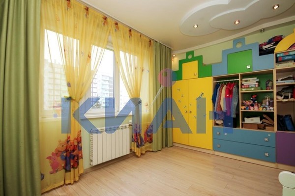 Продам многокомнатную квартиру, Комсомольский пр-кт, 3А, Красноярск г