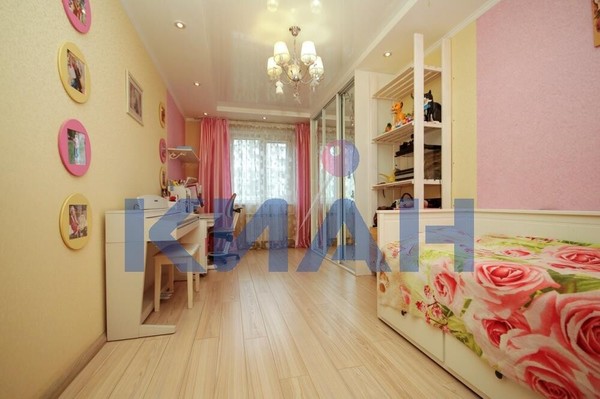 Продам многокомнатную квартиру, Комсомольский пр-кт, 3А, Красноярск г