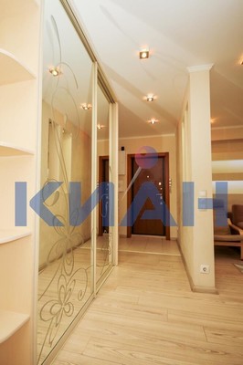 Продам многокомнатную квартиру, Комсомольский пр-кт, 3А, Красноярск г