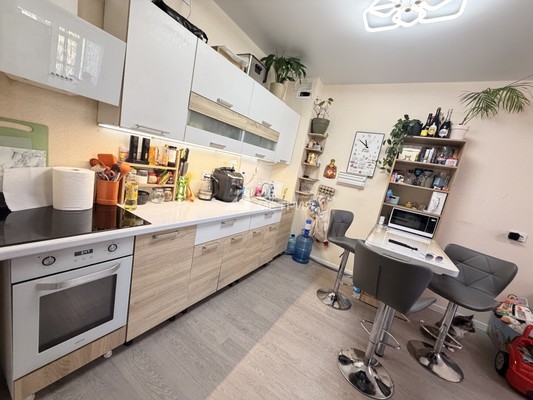Продам двухкомнатную (2-комн.) квартиру, им Б.П.Полевого ул, 3, Южно-Сахалинск г