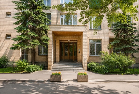 Продам трехкомнатную (3-комн.) квартиру, Староконюшенный пер, 32, Москва г