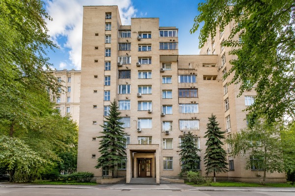 Продам трехкомнатную (3-комн.) квартиру, Староконюшенный пер, 32, Москва г