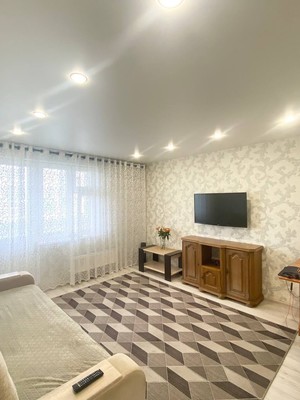 Продам трехкомнатную (3-комн.) квартиру, Победы пр-кт, 34, Казань г