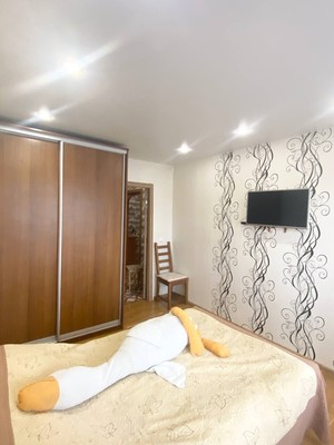 Продам трехкомнатную (3-комн.) квартиру, Победы пр-кт, 34, Казань г