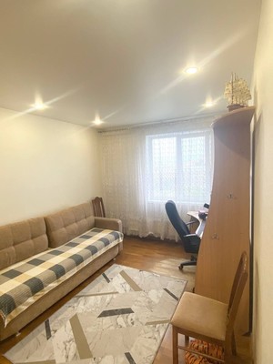 Продам трехкомнатную (3-комн.) квартиру, Победы пр-кт, 34, Казань г