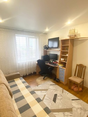 Продам трехкомнатную (3-комн.) квартиру, Победы пр-кт, 34, Казань г