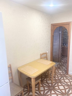 Продам трехкомнатную (3-комн.) квартиру, Победы пр-кт, 34, Казань г