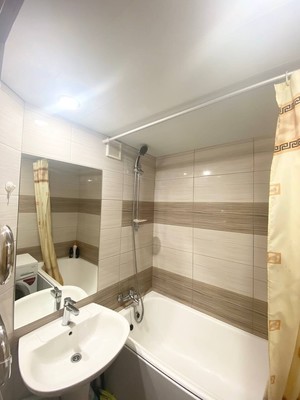 Продам трехкомнатную (3-комн.) квартиру, Победы пр-кт, 34, Казань г