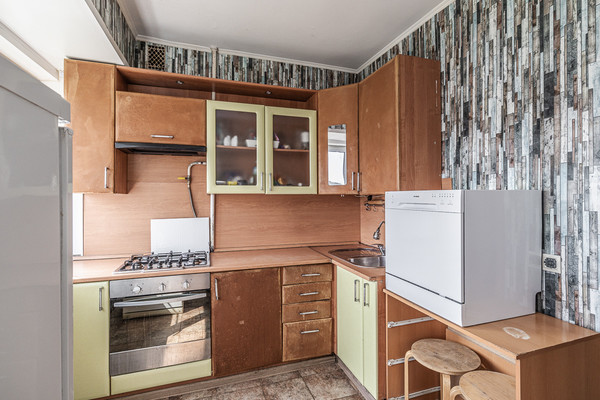 Продам трехкомнатную (3-комн.) квартиру, Ленинский пр-кт, 102, Москва г