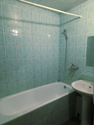 Продам двухкомнатную (2-комн.) квартиру, Гоголя ул, 44кв, Тихорецк г
