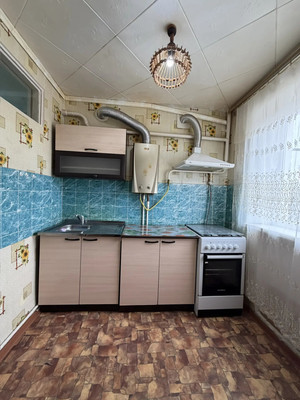 Продам двухкомнатную (2-комн.) квартиру, Калинина ул, 122, Тихорецк г