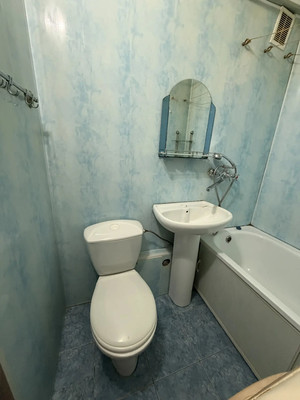 Продам двухкомнатную (2-комн.) квартиру, Калинина ул, 122, Тихорецк г