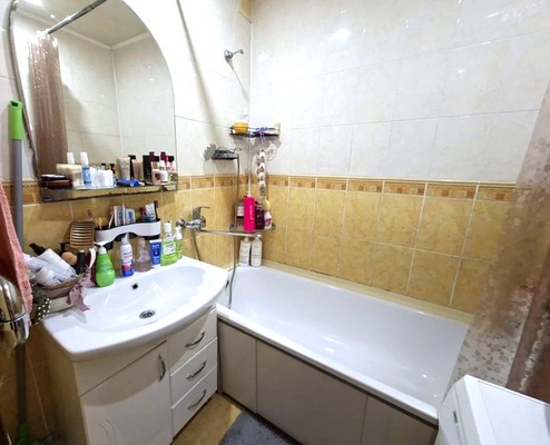 Продам двухкомнатную (2-комн.) квартиру, Чапаева ул, 2/1, Тихорецк г