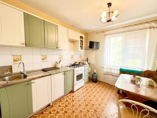 Продам двухкомнатную (2-комн.) квартиру, Сафиуллина ул, 17, Казань г