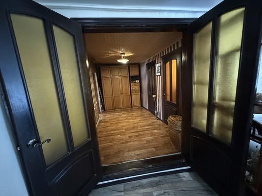 Продам трехкомнатную (3-комн.) квартиру, Симферопольская ул, 40, Симферополь г