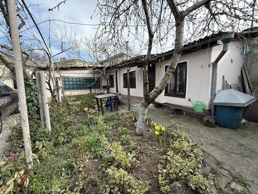 Продам трехкомнатную (3-комн.) квартиру, Симферопольская ул, 40, Симферополь г