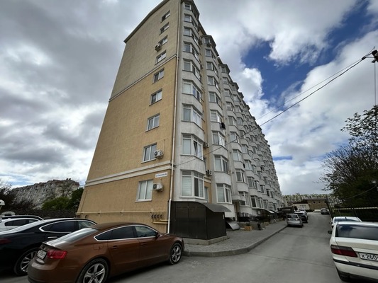 Продам однокомнатную (1-комн.) квартиру, Совхозная ул, 4д, Симферополь г
