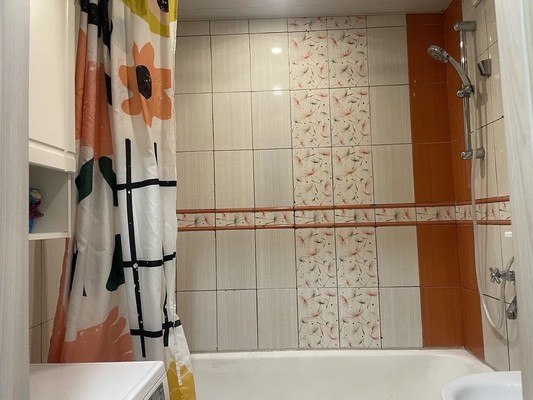 Продам многокомнатную квартиру, Большевиков пр-кт, 30Ак4, Санкт-Петербург г