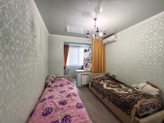 Продам трехкомнатную (3-комн.) квартиру, Хворостянского ул, 1, Новороссийск г