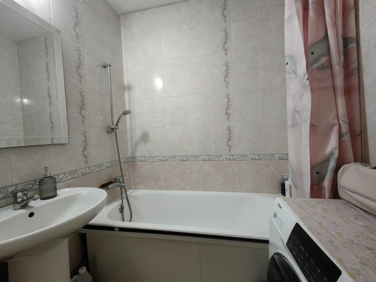 Продам трехкомнатную (3-комн.) квартиру, Великой Победы б-р, 30, Волгодонск г