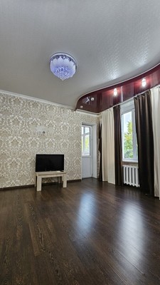 Продам двухкомнатную (2-комн.) квартиру, Свердлова ул, 30, Октябрьский г