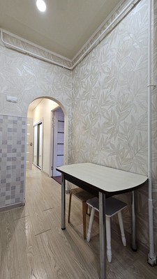 Продам двухкомнатную (2-комн.) квартиру, Свердлова ул, 30, Октябрьский г
