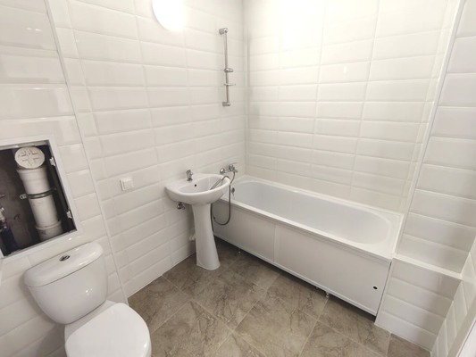 Продам трехкомнатную (3-комн.) квартиру, Надымский проезд, 15, Городище д
