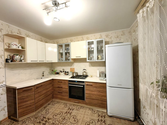 Продам двухкомнатную (2-комн.) квартиру, Рихарда Зорге ул, 72, Казань г