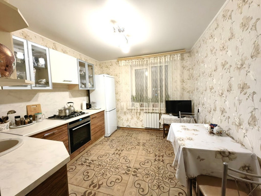 Продам двухкомнатную (2-комн.) квартиру, Рихарда Зорге ул, 72, Казань г