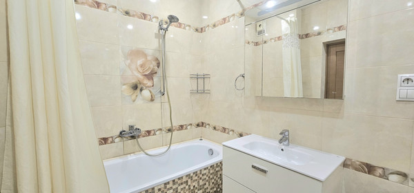 Продам двухкомнатную (2-комн.) квартиру, Московская ул, 59, Краснодар г