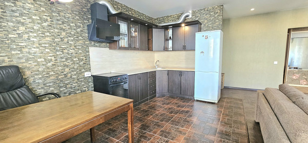 Продам трехкомнатную (3-комн.) квартиру, им. Героя Аверкиева А.А. ул, 24, Краснодар г