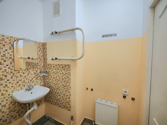 Продам трехкомнатную (3-комн.) квартиру, им. Героя Аверкиева А.А. ул, 24, Краснодар г