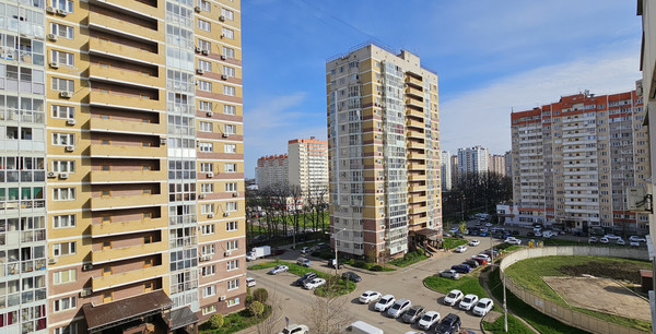 Продам трехкомнатную (3-комн.) квартиру, им. Героя Аверкиева А.А. ул, 24, Краснодар г