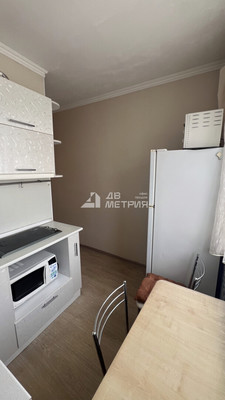 Продам двухкомнатную (2-комн.) квартиру, Им Космонавта Поповича ул, 69, Южно-Сахалинск г