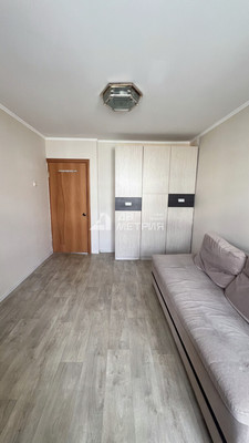 Продам двухкомнатную (2-комн.) квартиру, Им Космонавта Поповича ул, 69, Южно-Сахалинск г