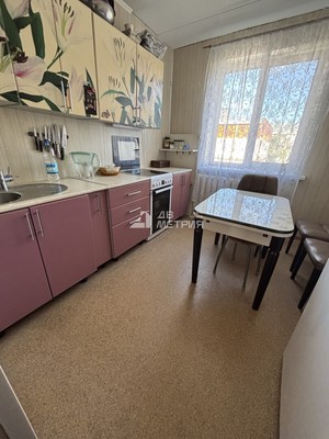 Продам трехкомнатную (3-комн.) квартиру, Мира пр-кт, 375А, Южно-Сахалинск г