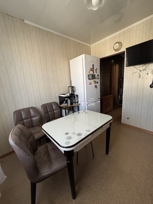 Продам трехкомнатную (3-комн.) квартиру, Мира пр-кт, 375А, Южно-Сахалинск г
