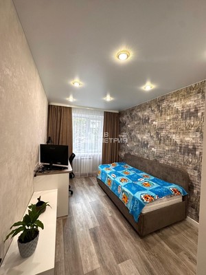 Продам трехкомнатную (3-комн.) квартиру, Украинская ул, 9, Южно-Сахалинск г